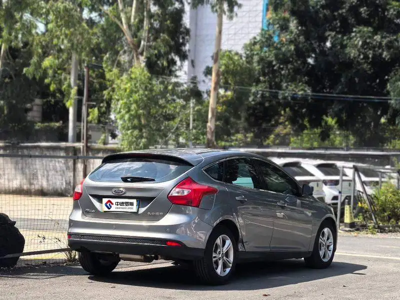 Fox 2012 Hatchback 1.6L Manual Fashion Edition — 6