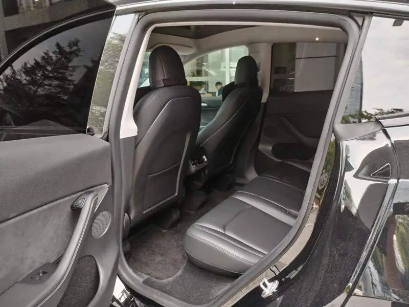 Model Y 2021 Long Range All-Wheel Drive — 16