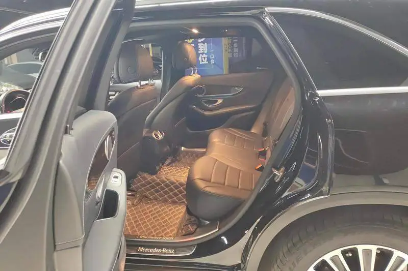 Mercedes-Benz GLC 2019 GLC 260 L 4MATIC Dynamic — 15