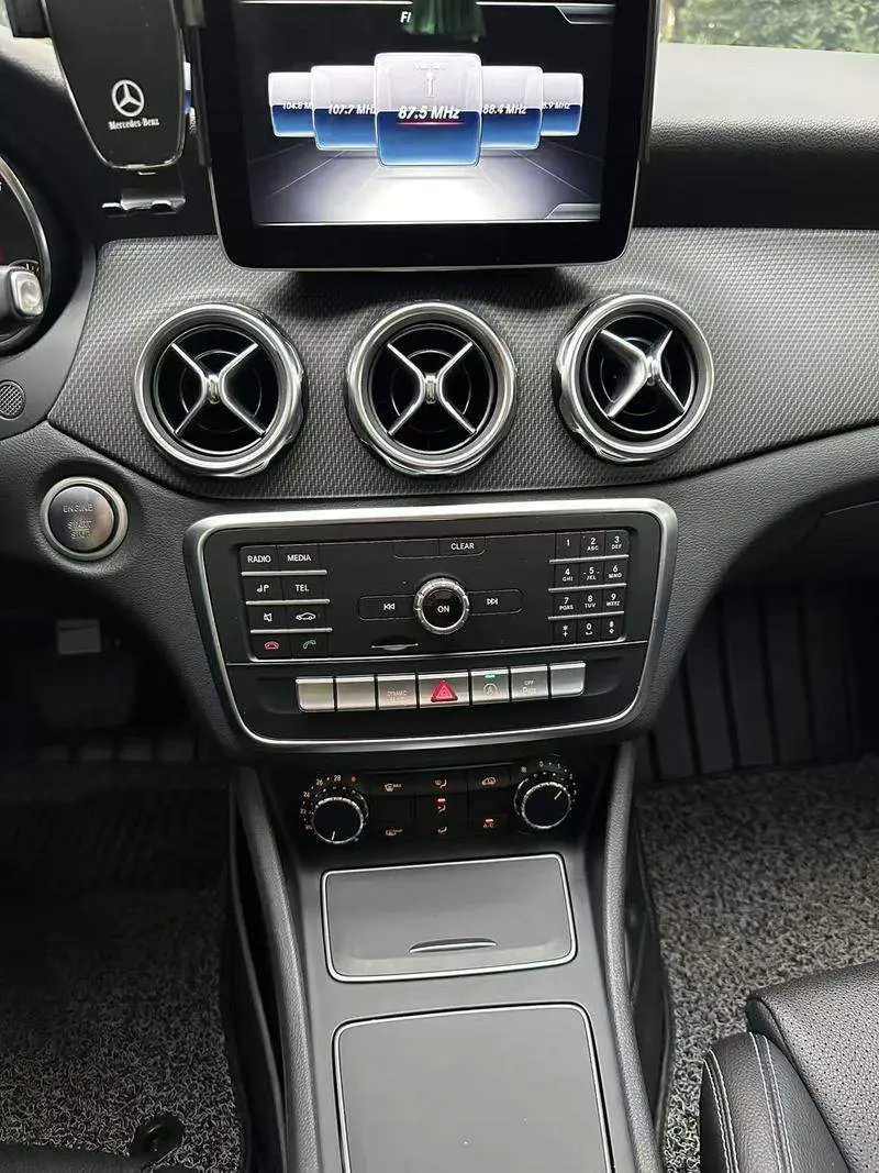Mercedes-Benz GLA 2018 GLA 200 Dynamic — 8