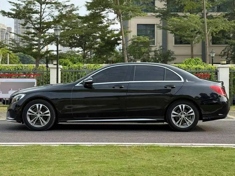 Mercedes-Benz C-Class 2016 C 200 L Sports — 3