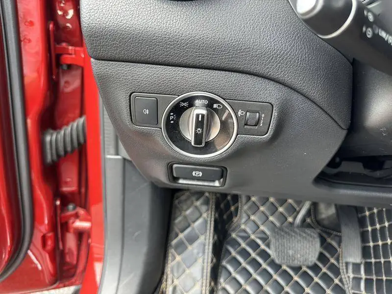 Mercedes-Benz GLA 2018 GLA 200 Dynamic — 17
