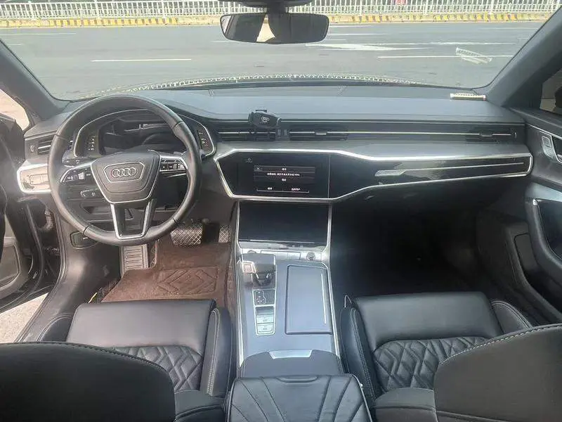 Audi A6L 2025 45 TFSI Selected Dynamic Edition — 5