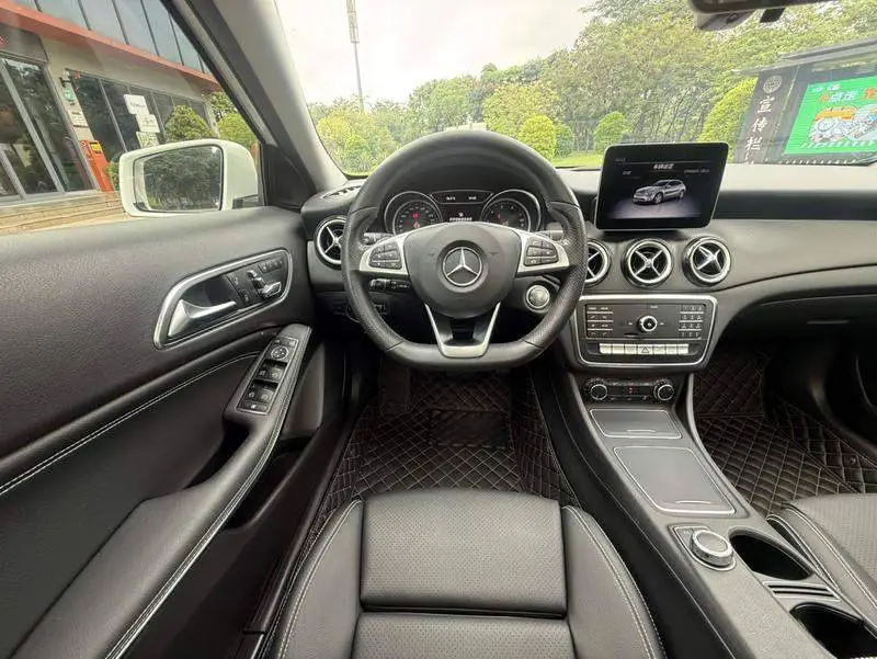 Mercedes-Benz GLA 2019 GLA 200 Dynamic — 12