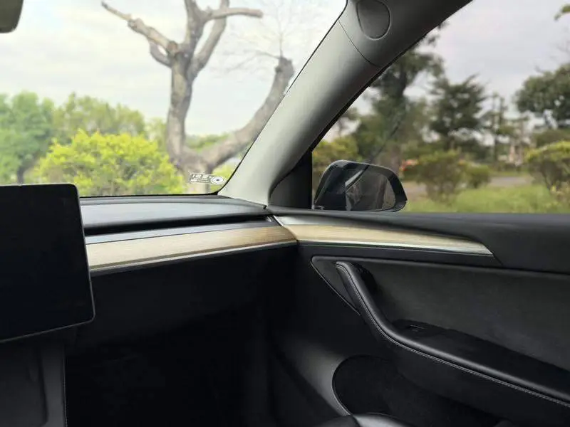 Model Y 2022 facelifted rear-wheel drive version — 8