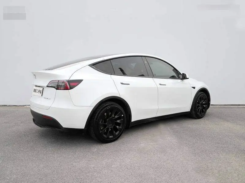 Model Y 2024 rear-wheel drive version — 4