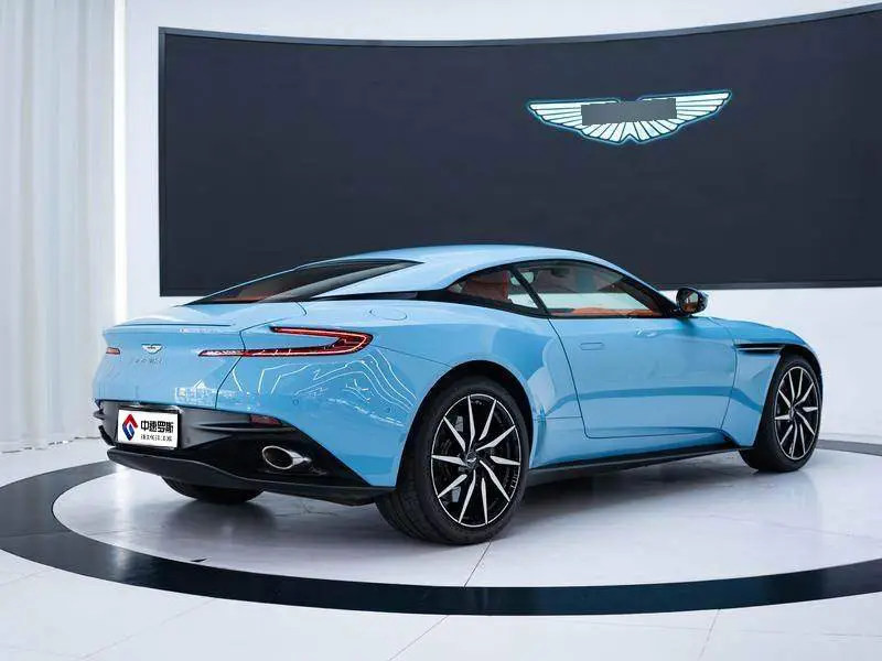 Aston Martin DB11 2020 4.0T V8 Coupe — 5