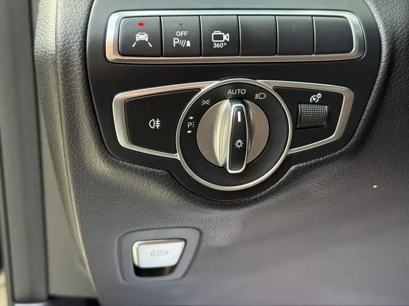 Mercedes-Benz GLC 2018 GLC 300 4MATIC Dynamic — 19