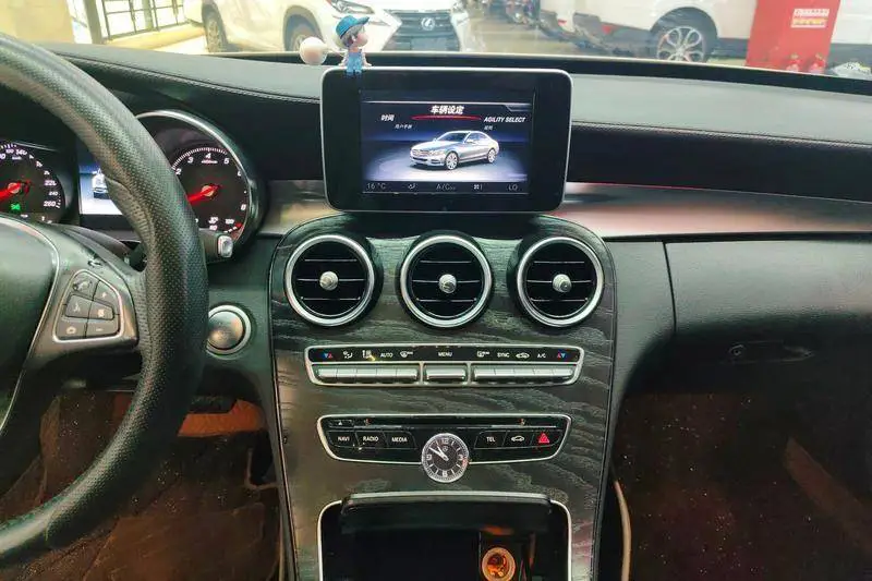 Mercedes-Benz C-Class 2015 C 180 L Sport — 13