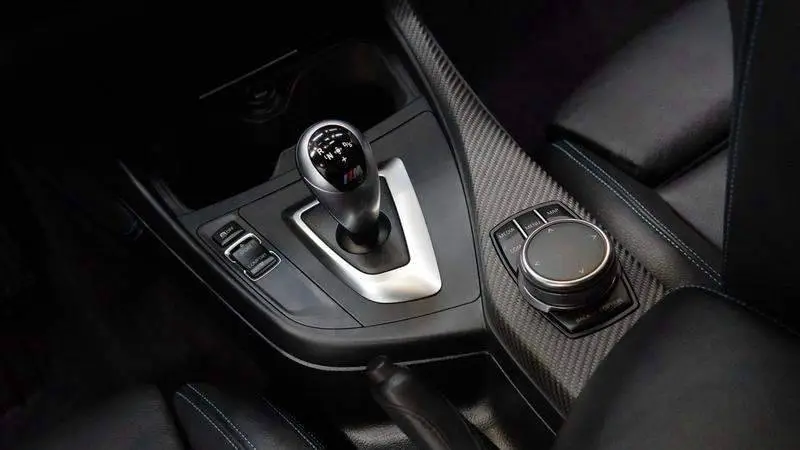 BMW M2 2016 M2 — 13