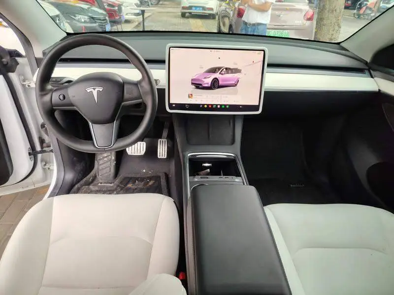 Model Y 2022 Performance All-Wheel Drive — 8