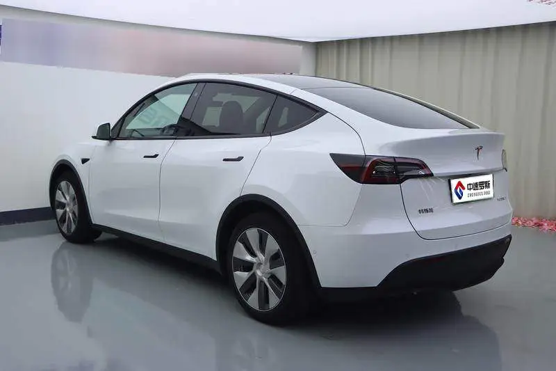 Model Y 2022 facelifted rear-wheel drive version — 4
