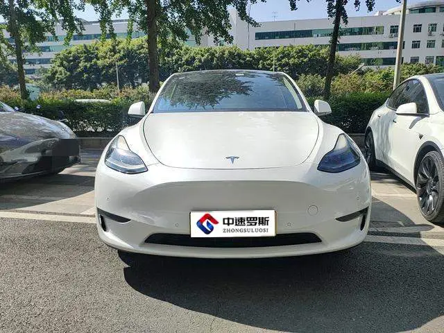Model Y 2021 Long Range All-Wheel Drive — 2