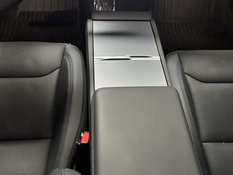 Model 3 2025 facelifted rear-wheel drive version — 5