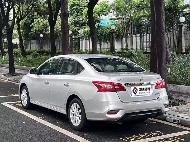 Sylphy 2018 1.6XV CVT Premium Edition — 4