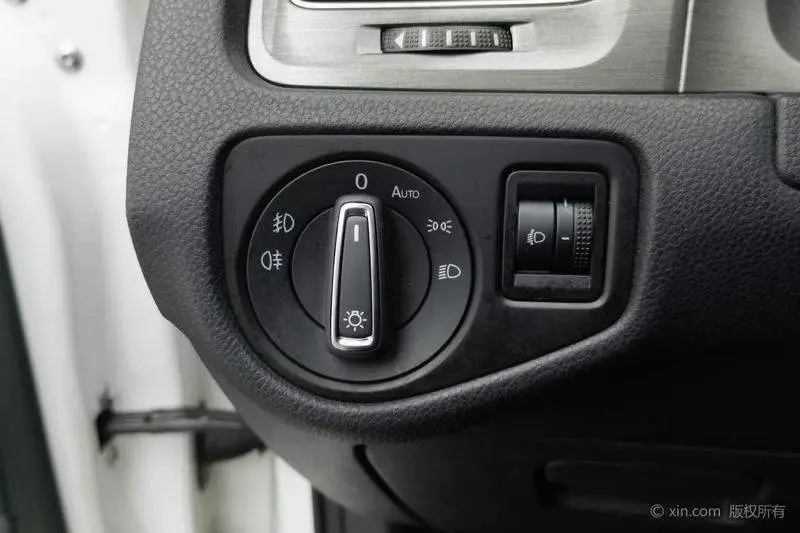 Golf 2016 230TSI Automatic Luxury — 16