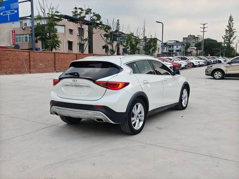 Infiniti QX30 2017 1.6T 2WD Sports Edition — 6
