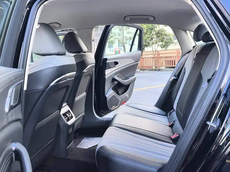 Hongqi H5 2024 1.5T DCT Zhilian Qiyue Edition — 15
