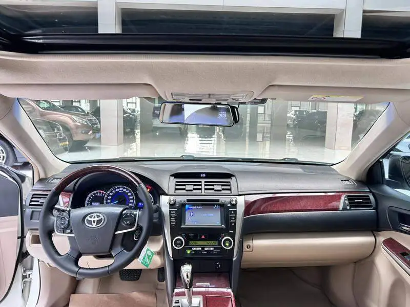 Camry 2012 2.0G Deluxe Edition — 11