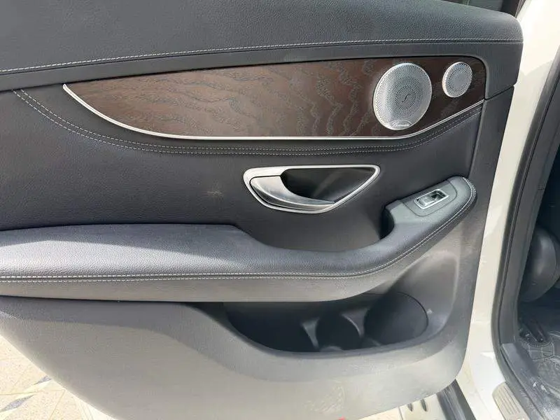 Mercedes-Benz GLC 2019 GLC 300 L 4MATIC Dynamic — 14