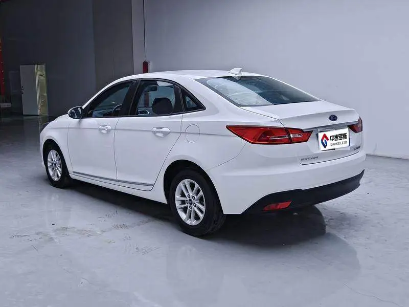 Furis 2019 1.5L Automatic Premium Edition — 4