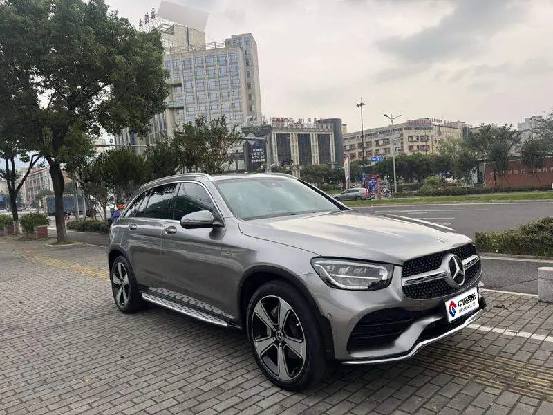 Mercedes-Benz GLC 2022 GLC 300 L 4MATIC Dynamic Collector's Edition — 3