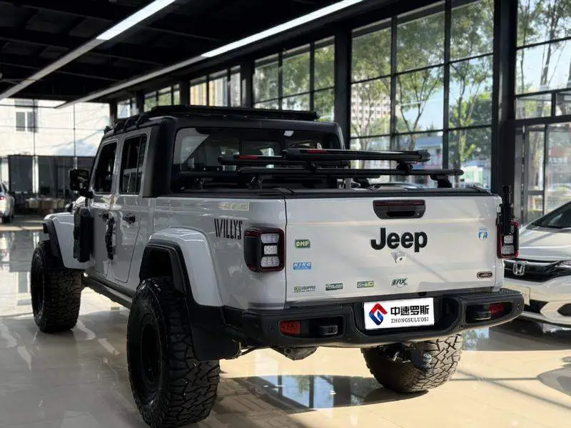 Gladiator 2022 3.6L Pre-release Edition — 4