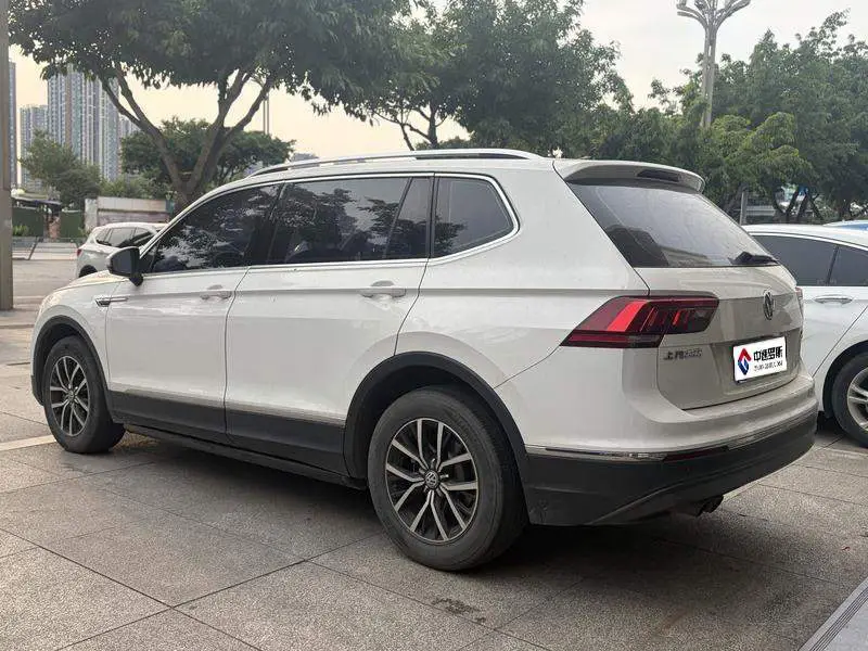 Tiguan L 2018 330TSI Automatic 2WD Luxury Edition — 3
