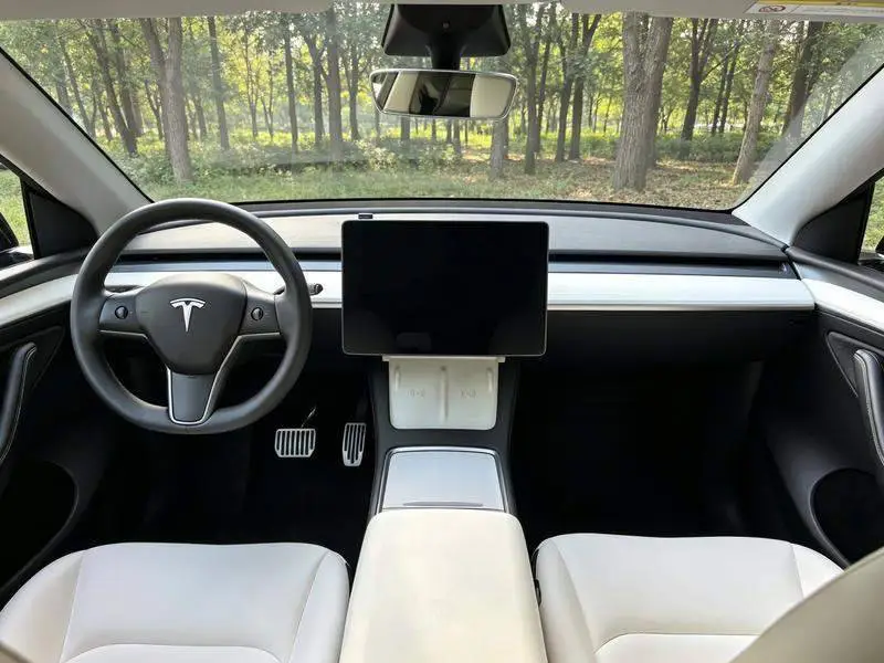 Model Y 2023 rear-wheel drive version — 14