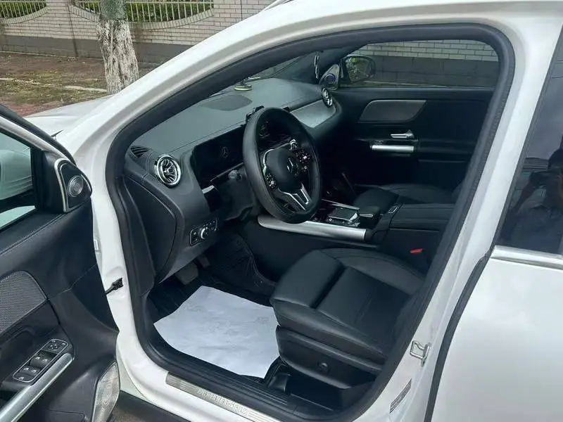 Mercedes-Benz GLA 2023 GLA 200 — 8