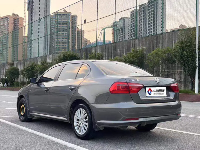 Lavida 2013 1.6L Automatic Luxury Edition — 4