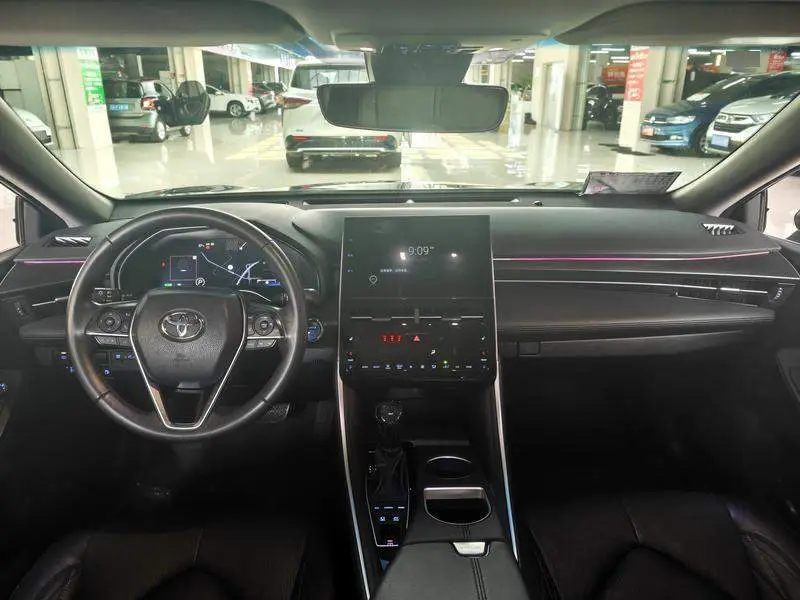 Asian Dragon 2022 Hybrid 2.5L XLE Premium Edition — 7