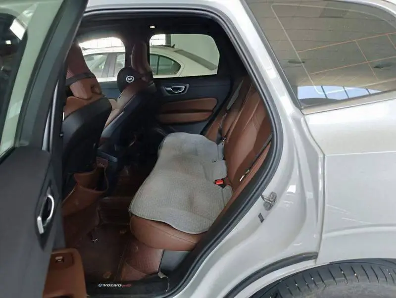 Volvo XC60 2024 B5 4WD Zhiyuan Deluxe Edition — 10