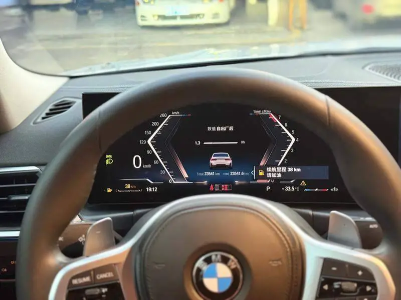 BMW 3 Series 2023 325i M Sport Package — 9