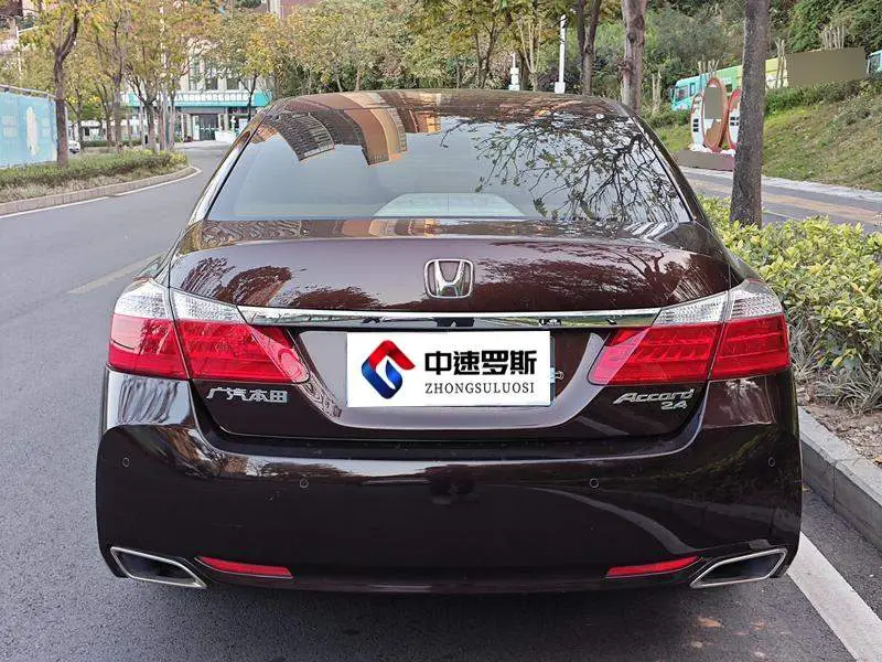 Accord 2014 2.4L EXN Luxury Navigation Edition — 4