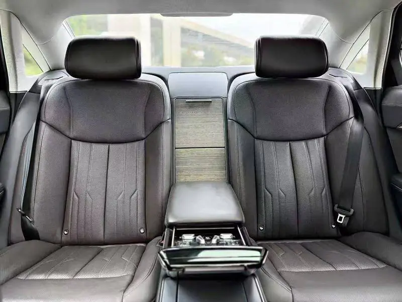Audi A8 2019 A8L 55 TFSI quattro Premium Edition — 9