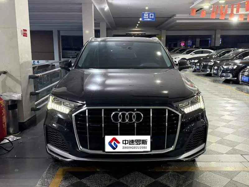 Audi Q7 2021 55 TFSI quattro S line sports model — 2