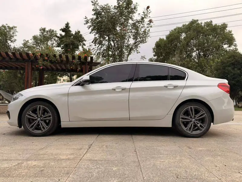 BMW 1 Series 2018 118i Sports — 3
