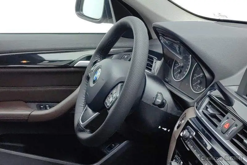 BMW X1 2018 xDrive20Li Premium Edition — 8
