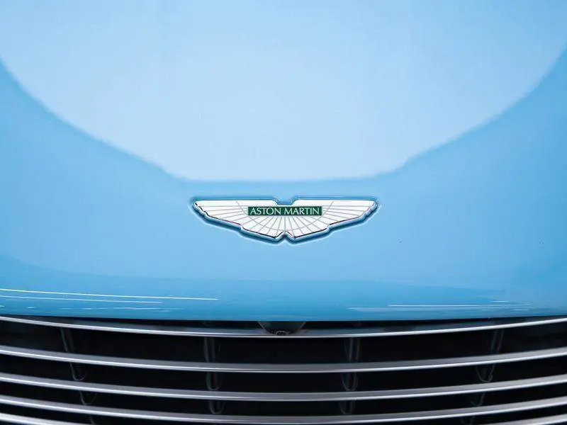 Aston Martin DB11 2020 4.0T V8 Coupe — 11