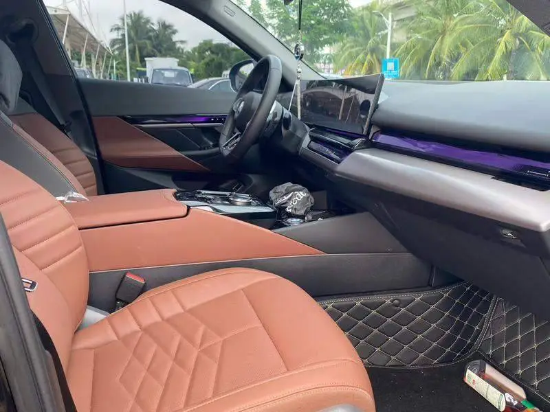 BMW 5 Series 2026 525Li M Sport Package — 4
