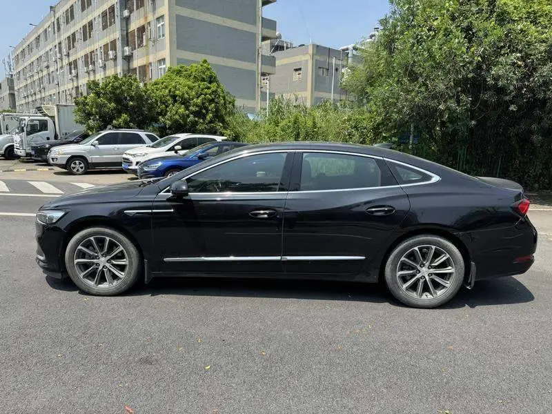 LaCrosse 2022 652T Luxury — 4