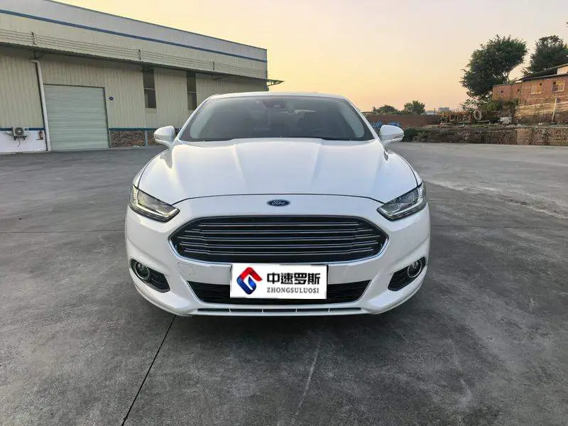Mondeo 2013 2.0L GTDi200 Luxury Model — 2