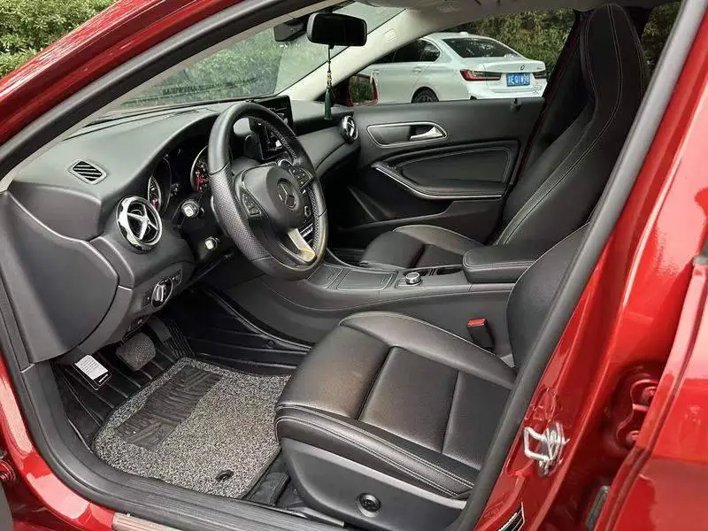 Mercedes-Benz GLA 2018 GLA 200 Dynamic — 13