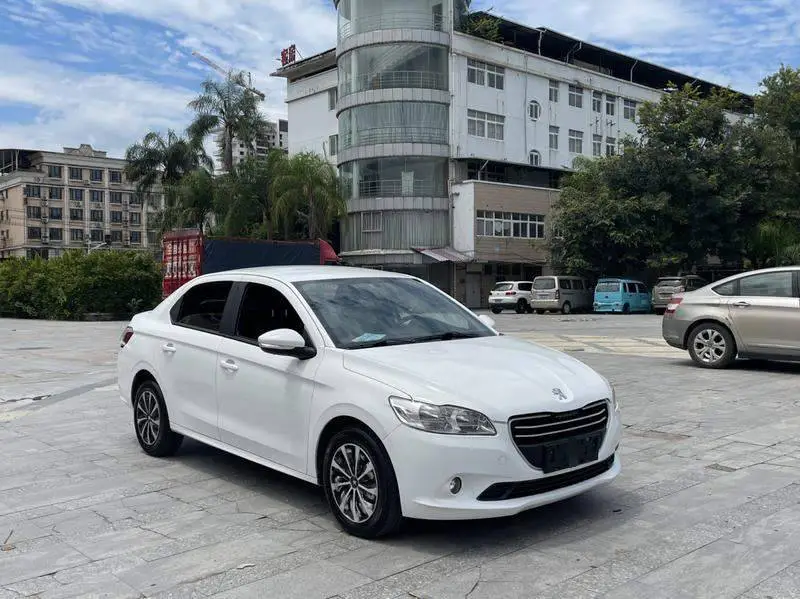 Peugeot 301 2016 1.6L Automatic Comfort Edition — 3