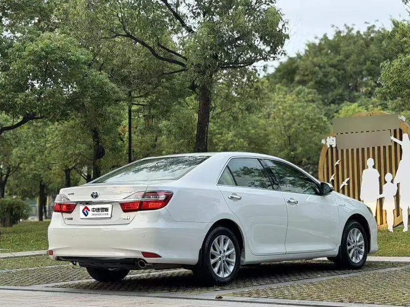 Camry 2015 Hybrid 2.5HG Luxury Navigation Edition — 6