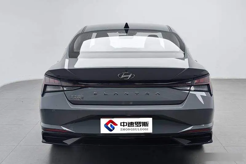 Elantra 2022 1.5L CVT LUX Premium Edition — 3