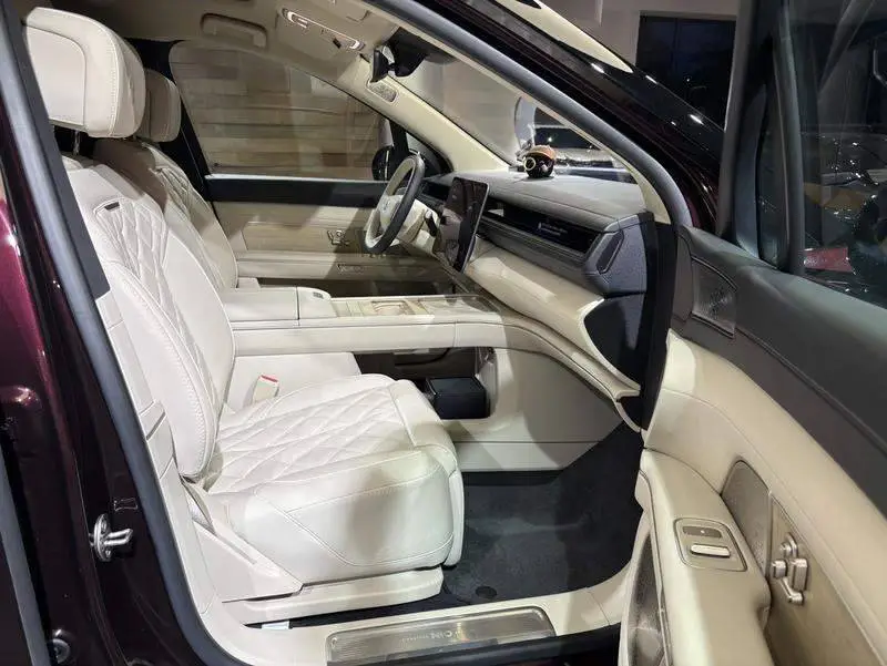 NIO ES8 2026 Six-Seat Executive Signature Edition — 14