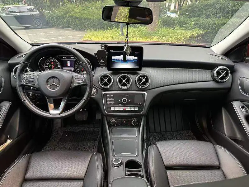 Mercedes-Benz GLA 2018 GLA 200 Dynamic — 7