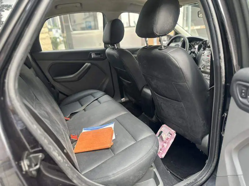 Fox 2009 Hatchback 1.8L Manual Comfort Edition — 13